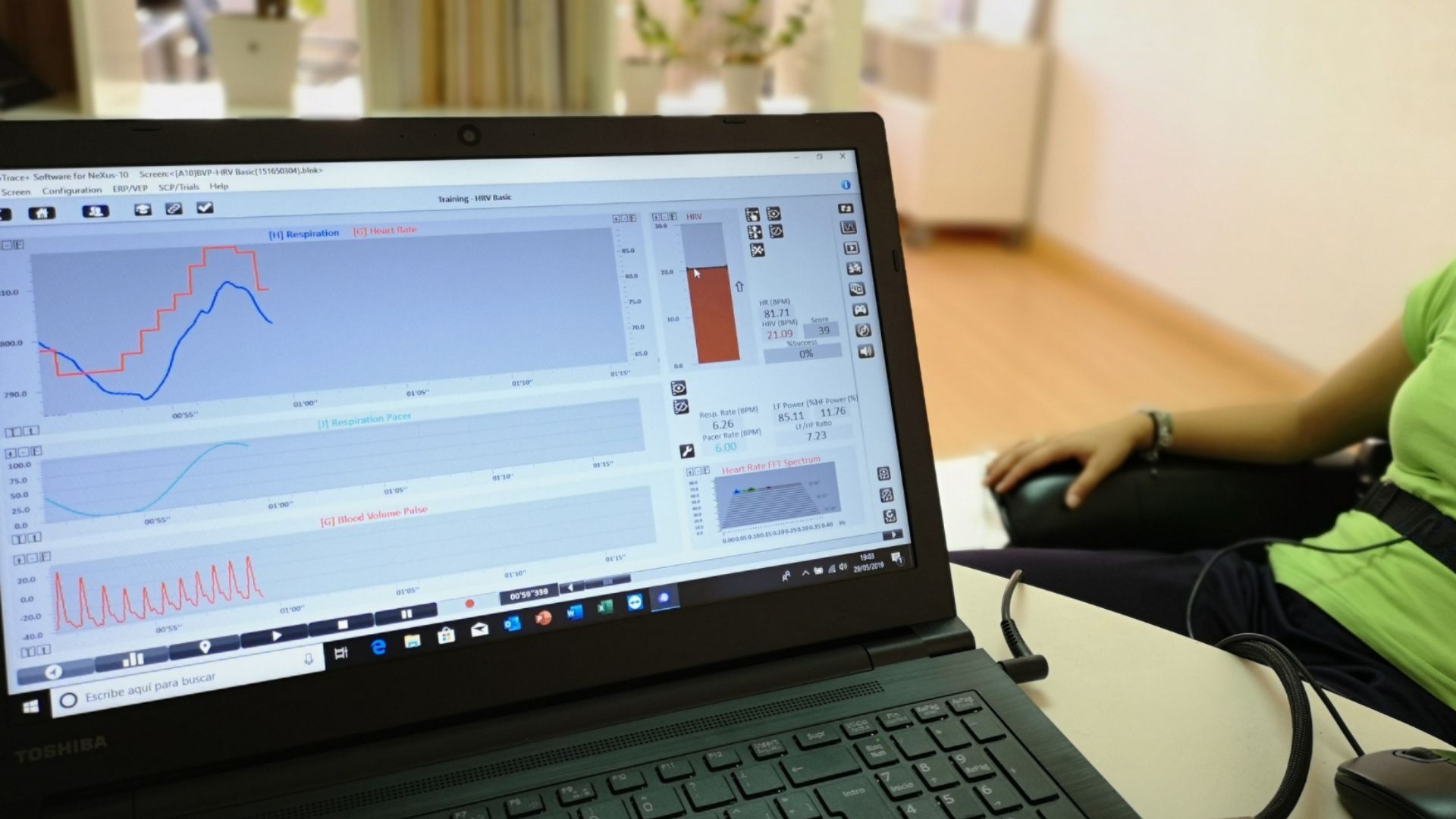 Monitorización de la variabilidad cardíaca y respuesta electrodérmica con biofeedback para reducir el absentismo laboral en Coco Training Madrid.